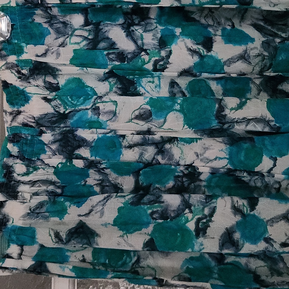 Flowy Turquoise Blue and White Flowy Cropped Pants - Picture 7 of 10